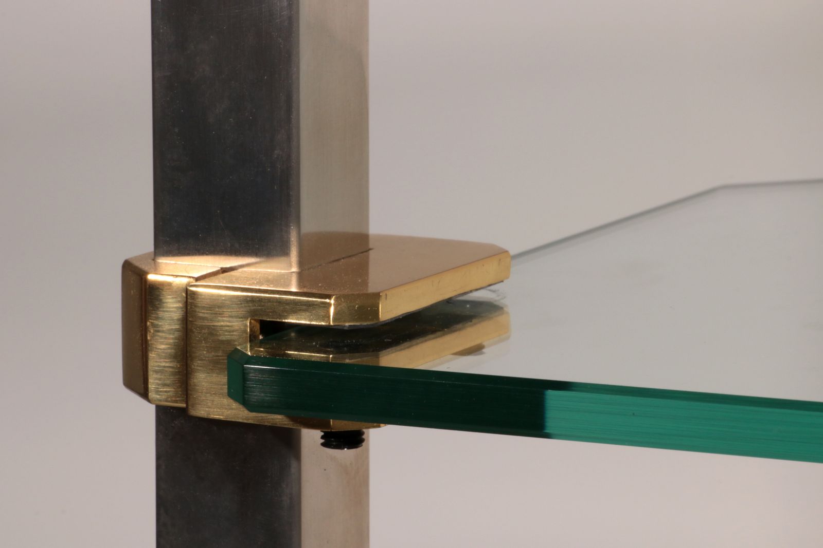 Peter Ghyczy 1970 Corner Cabinet – Iconic Stainless Steel & Aluminum Model R16 photo vinterior