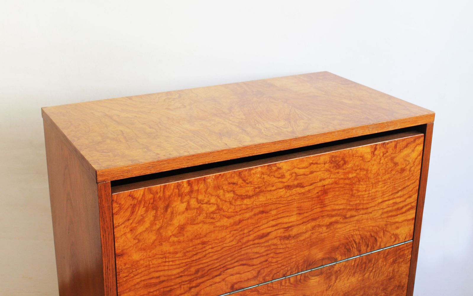 1950s Dresser photo vinterior