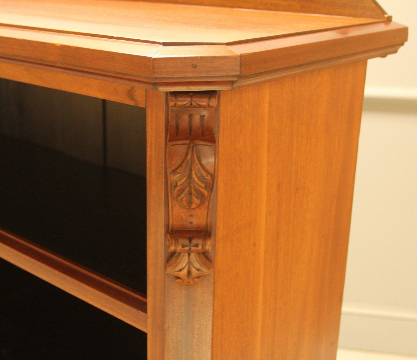 A Good Quality Victorian Mahogany Open Bookcase photo Furniture
