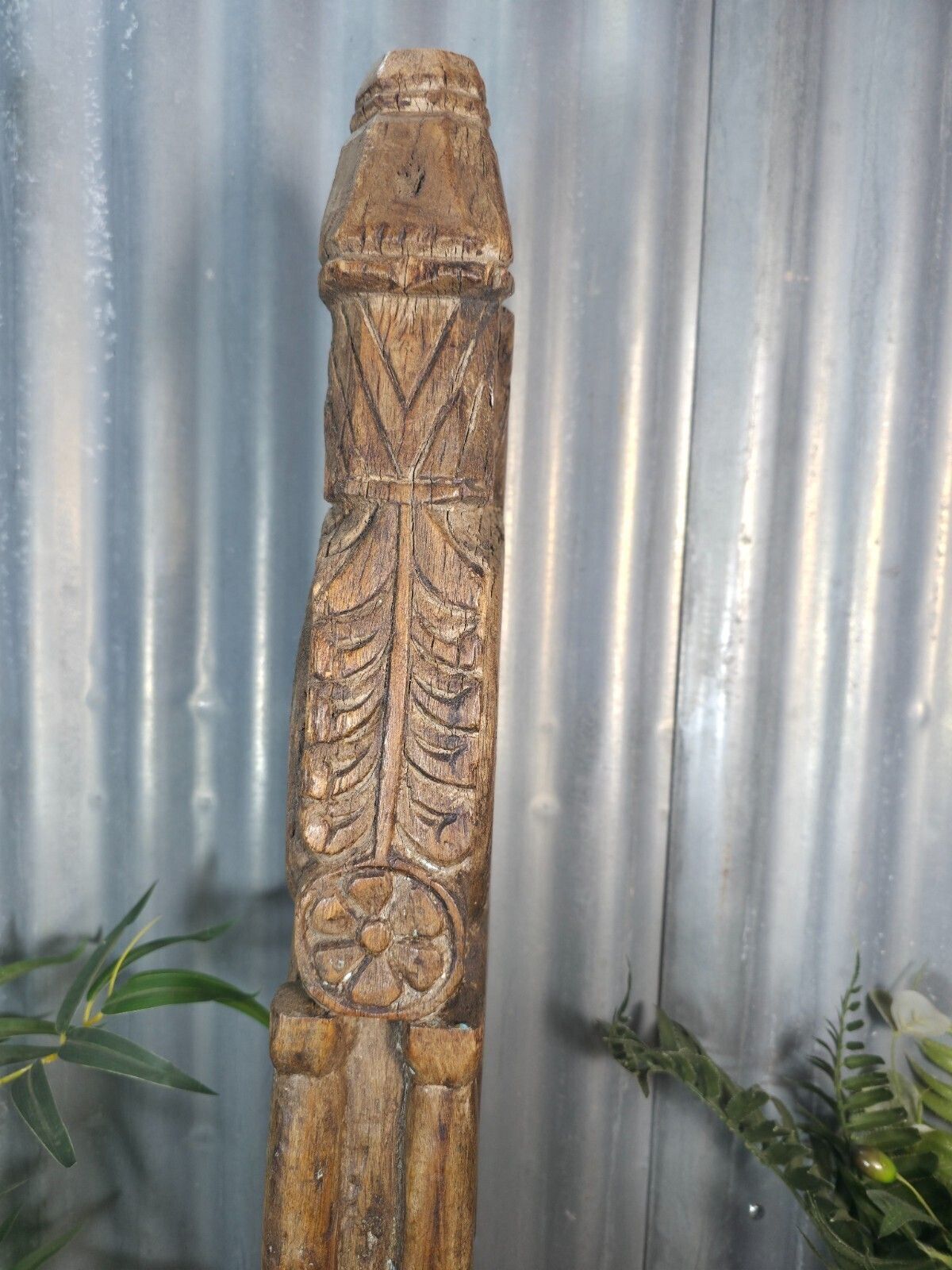 Antique 19th Century Indian Hand Carved Wooden Architectural Corbel On Stand photo vinterior