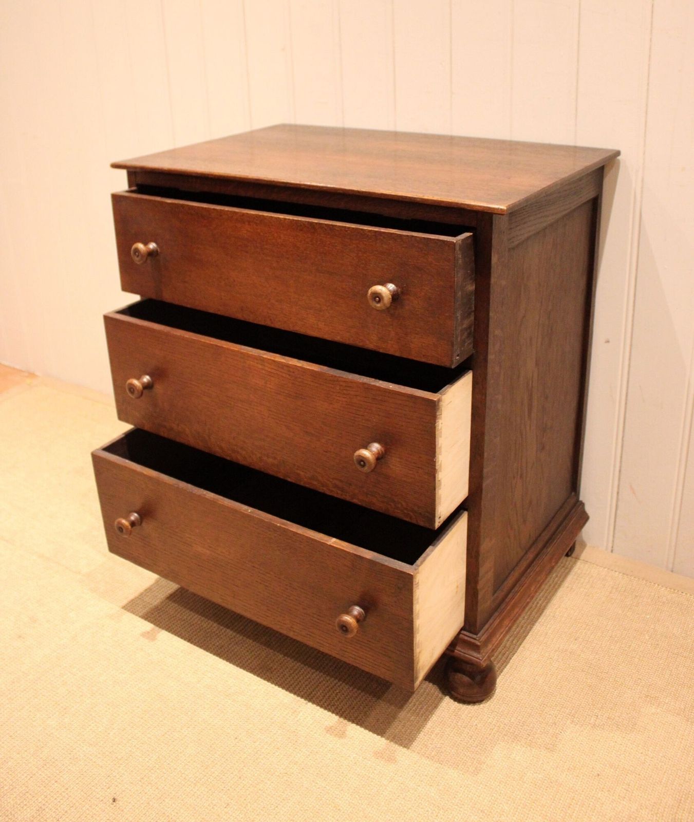 Small Oak Chest Of Drawers, 1920s photo vinterior