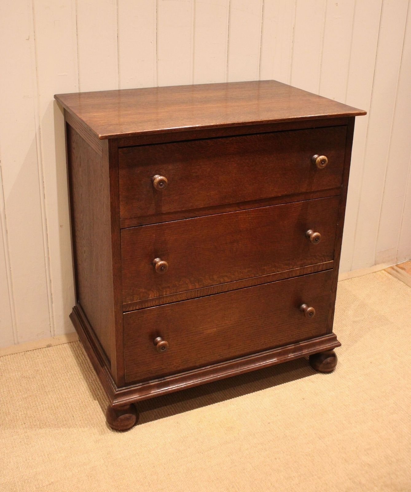 photo furniture Small Oak Chest Of Drawers, 1920s