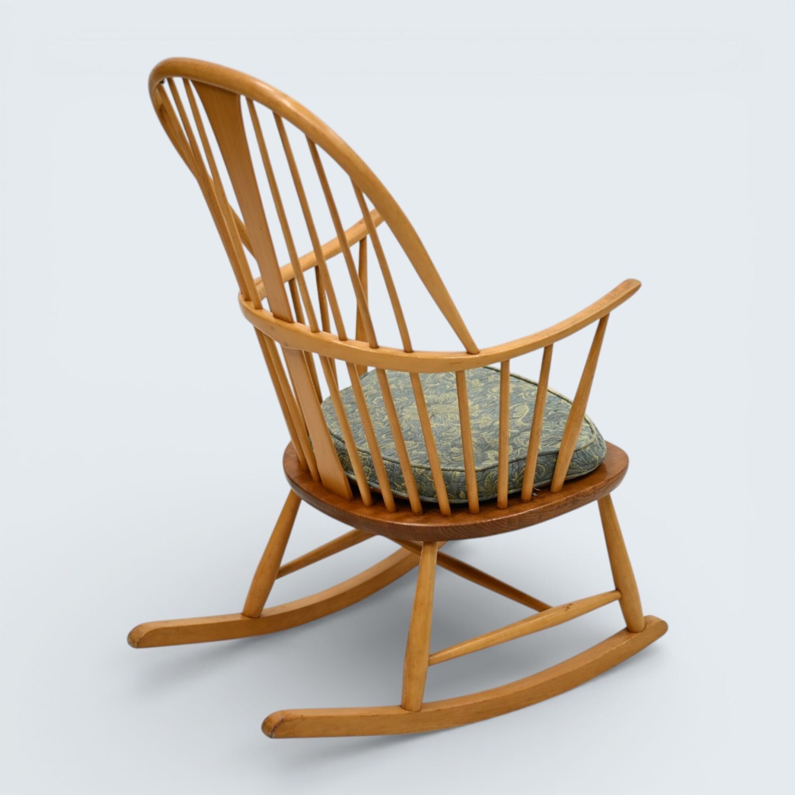 Ercol Model 473 Windsor Vintage Bow Back Rocking Chair Free Uk Delivery photo vinterior