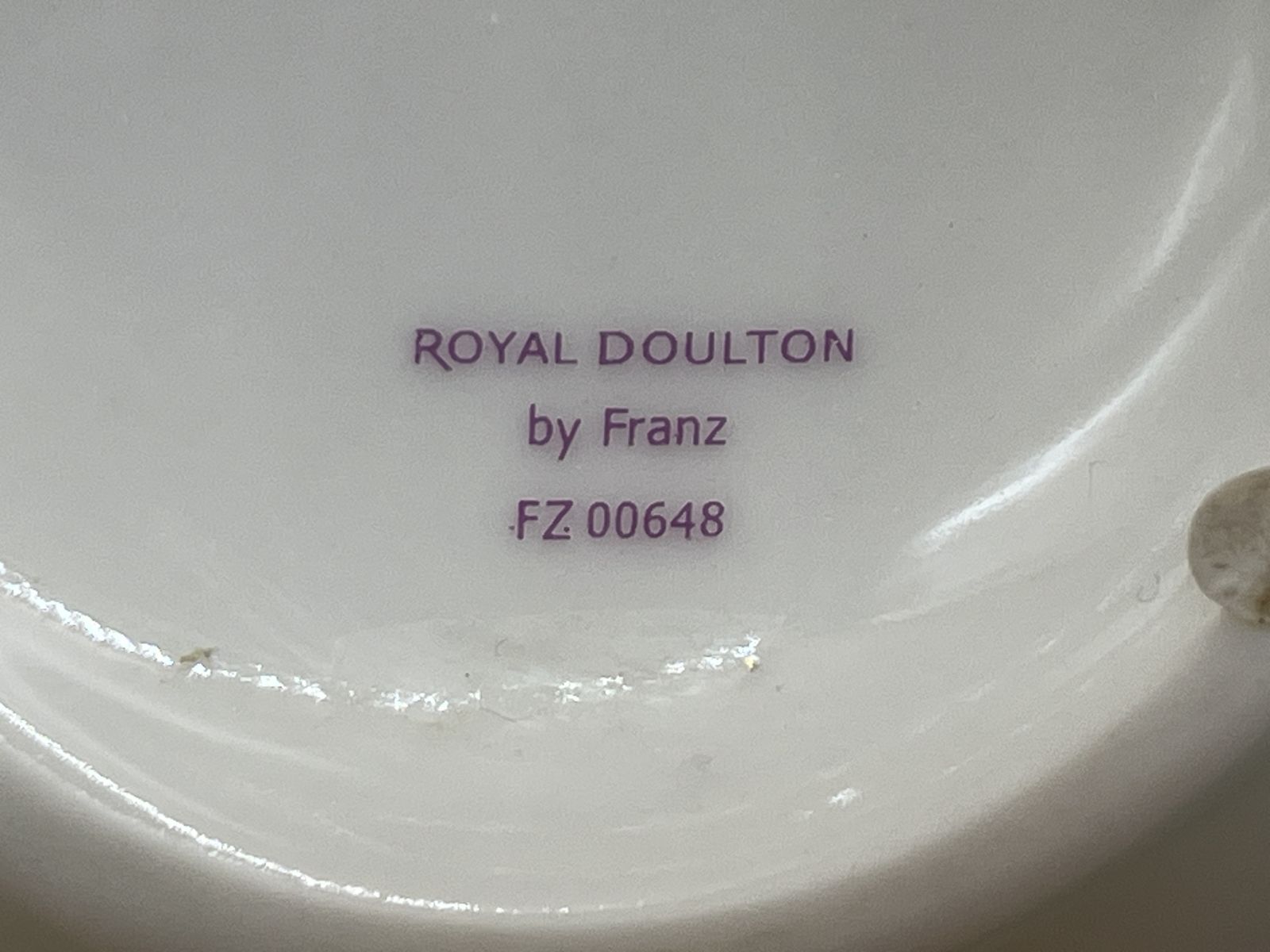 145.0 Franz / Royal Doulton Porcelain Pink English Garden Rose Design Teapot. Fz00648. photo