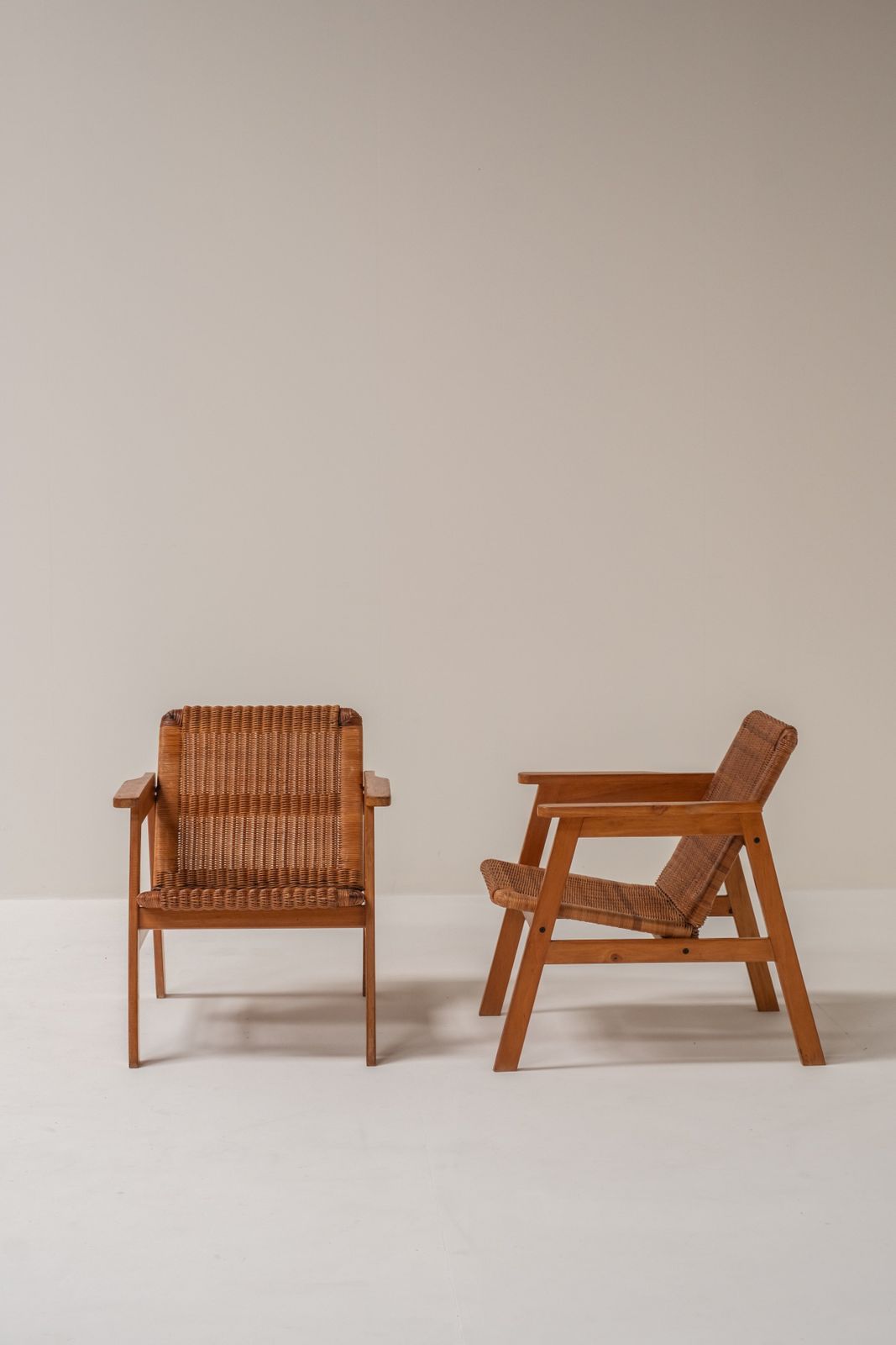Pair Of Italian Wicker Lounge Chairs, 1970s