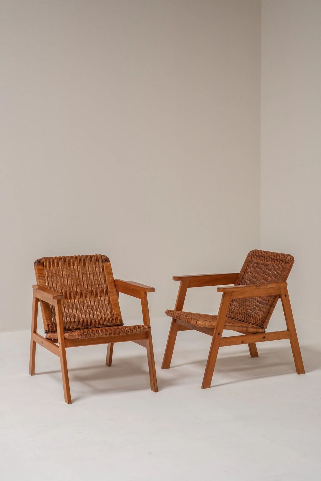 Pair Of Italian Wicker Lounge Chairs, 1970s photo for sale