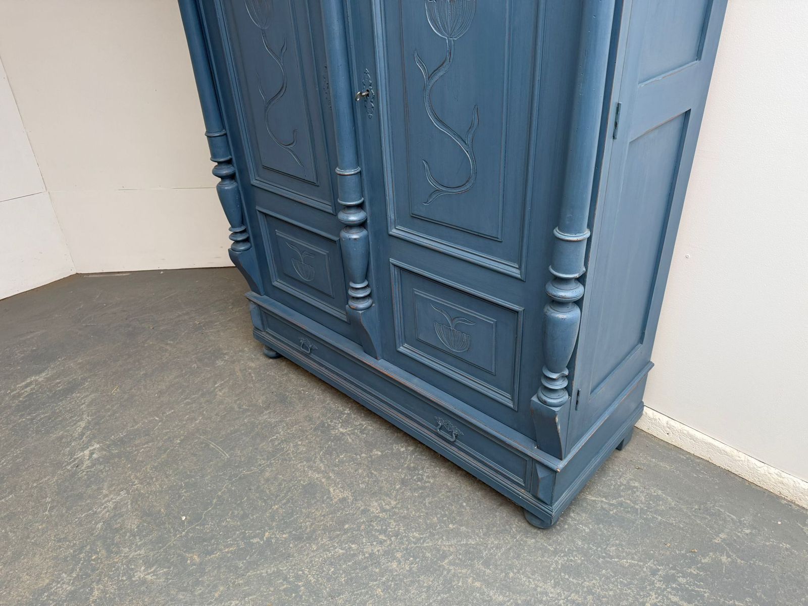 An Impressive Carved Painted Blue Victorian Original Hungarian Hall Wardrobe photo 995.0