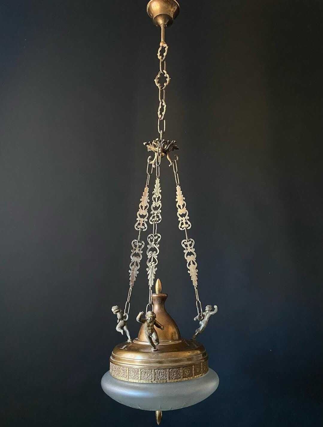 Lustre d'époque en laiton et verre avec chérubins, Italie - Duty Free USA photo furniture