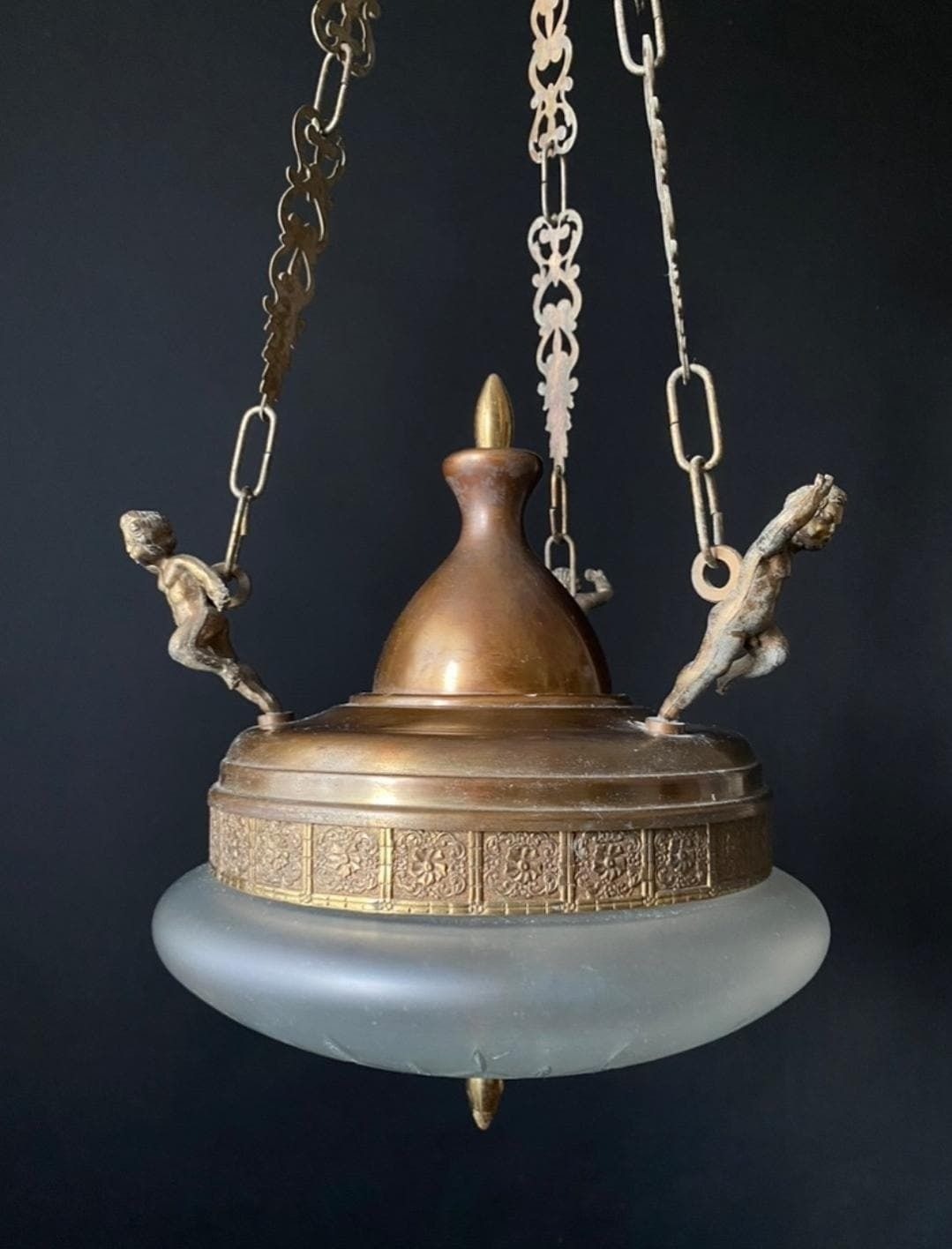 Lustre d'époque en laiton et verre avec chérubins, Italie - Duty Free USA photo Luminaires
