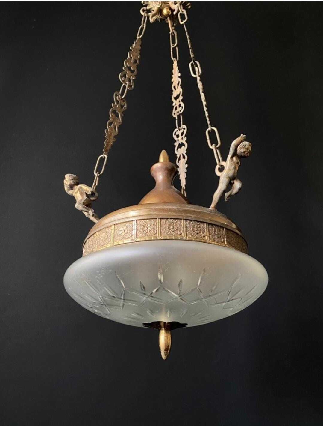 Lustre d'époque en laiton et verre avec chérubins, Italie - Duty Free USA photo 600.0