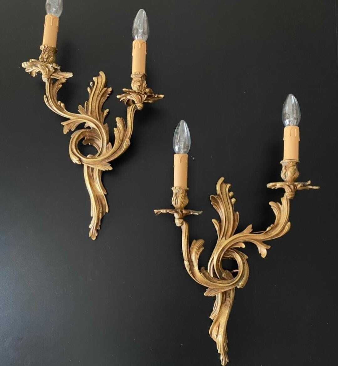 Appliques d'époque en bronze, Italie - livraison en franchise de droits de douane pour les États-Unis photo Luminaires