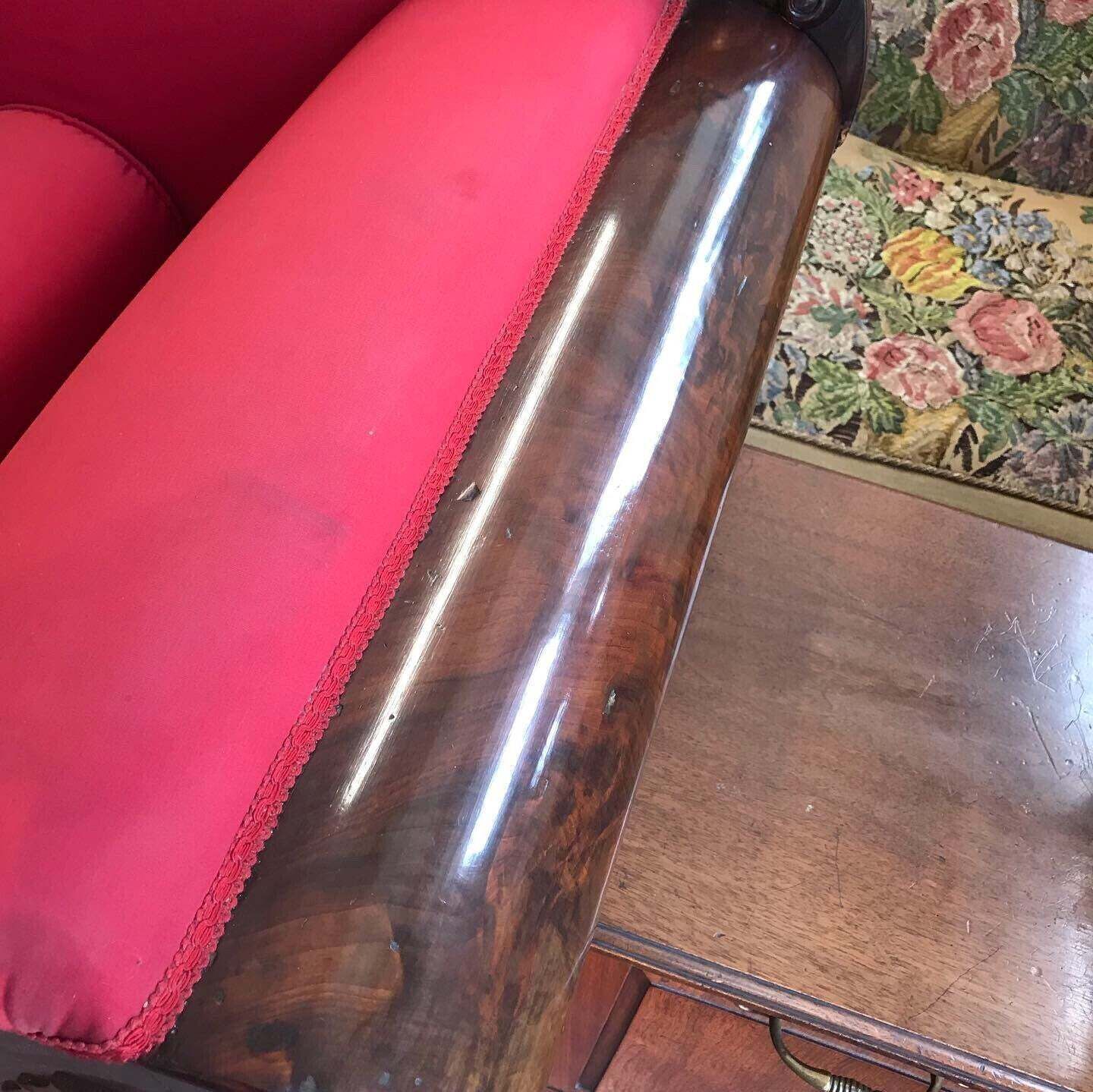 photo furniture Victorian 3 Seater Mahogany Sofa With Curved Ends, Lions Paw Feet. Stunning!!