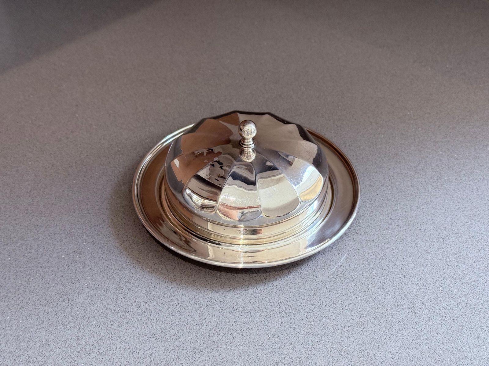 Antiek Zilveren Botervloot met Glazen Inzet, Luxe Tafelservies, Kaviaarschaal photo furniture
