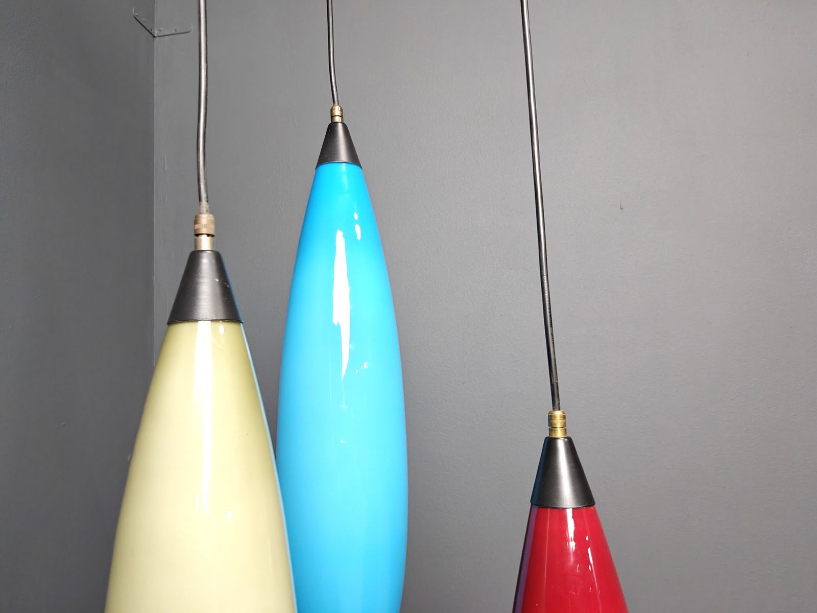 photo furniture Vintage 3 Glass Pendant Lights By Vistosi, 1970s