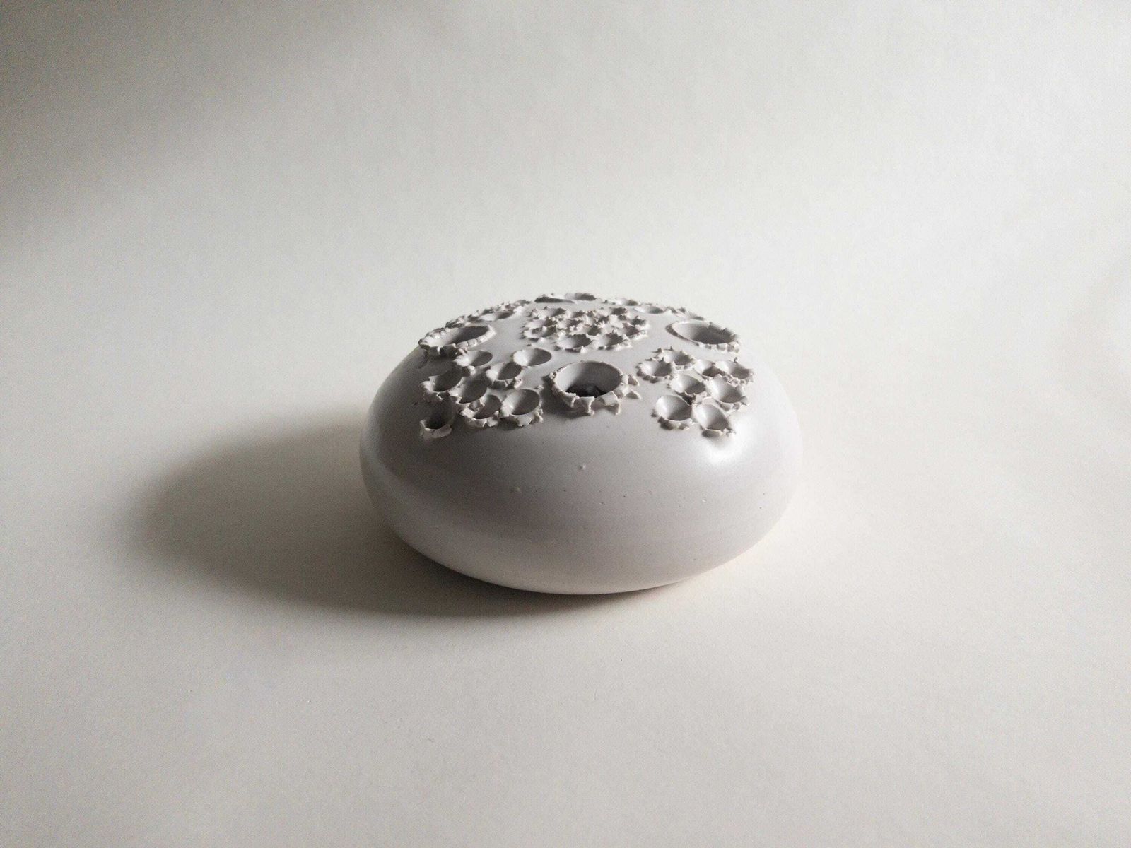 photo vintage Vase de studio Aage Würtz, bougeoir en céramique blanche, style danois moderne