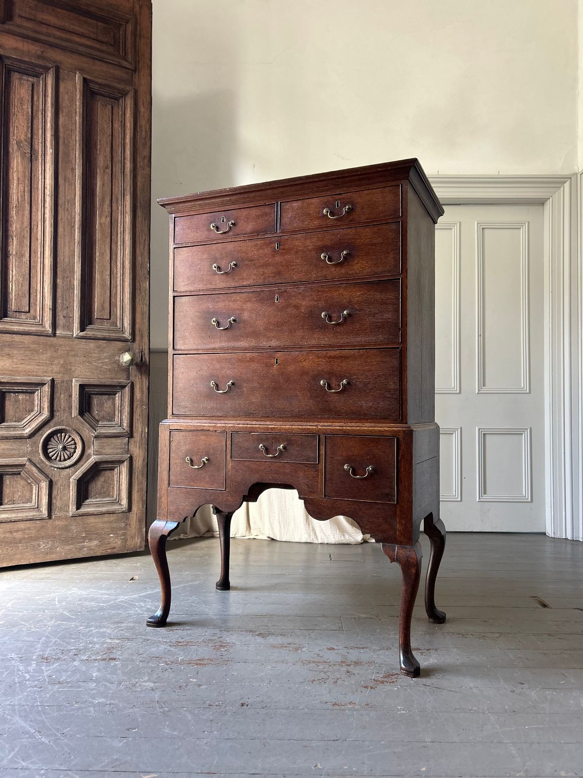 Elegant George 1st Oak Chest On Stand