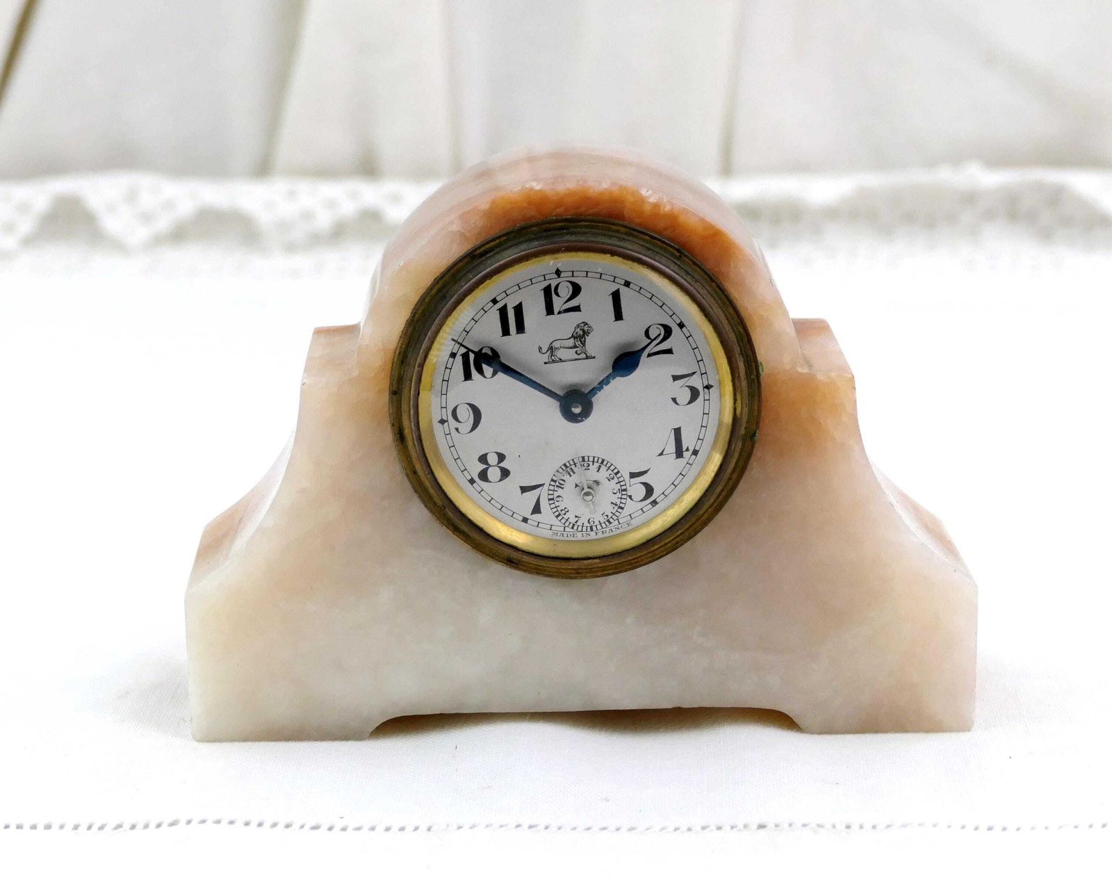 Small Antique Art Deco 1930s Peach Colored Veined Marble Stone Wind Up Mechanical Mantle Clock France In Need Of Repair, French Old Clock photo furniture