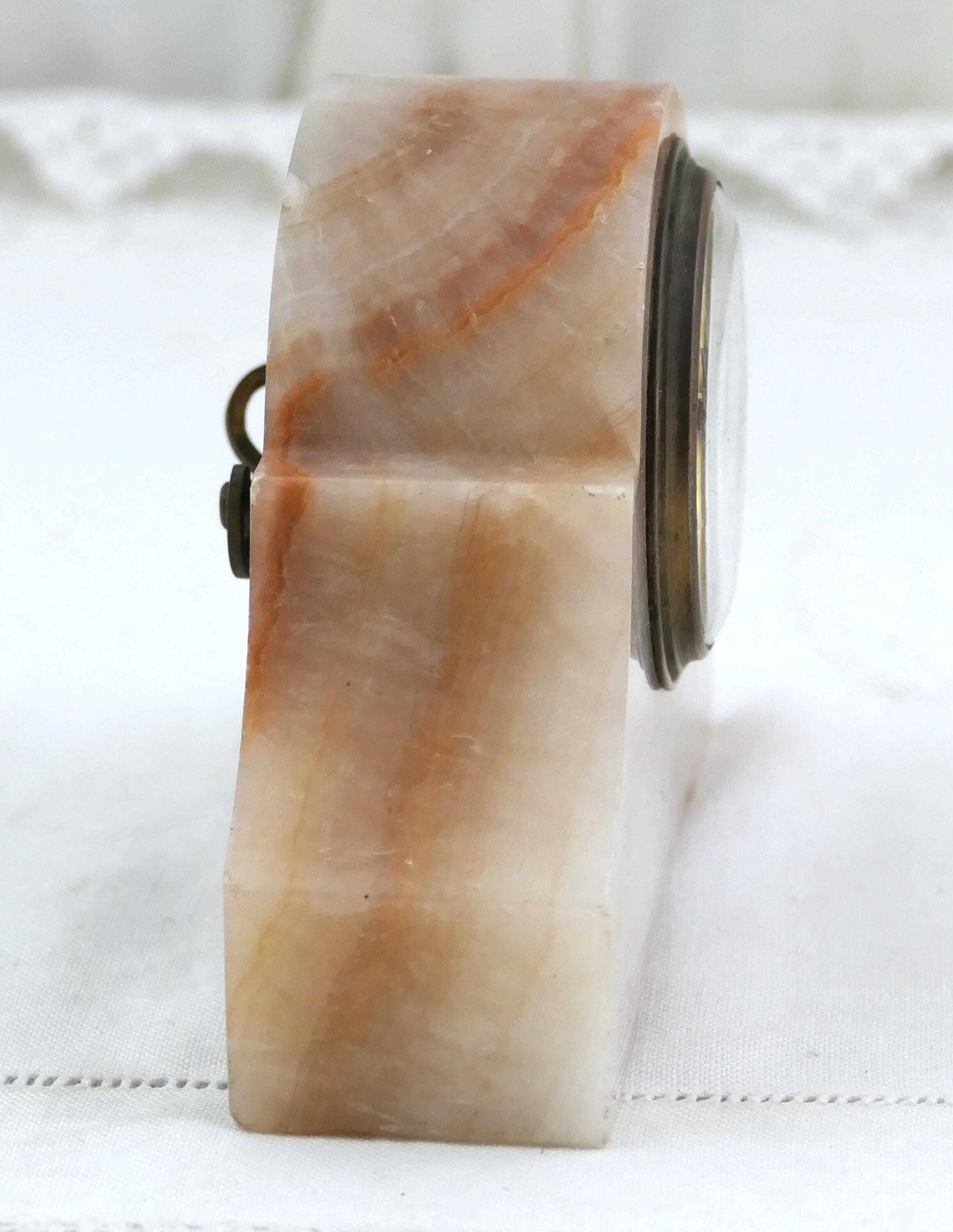 Small Antique Art Deco 1930s Peach Colored Veined Marble Stone Wind Up Mechanical Mantle Clock France In Need Of Repair, French Old Clock photo vinterior