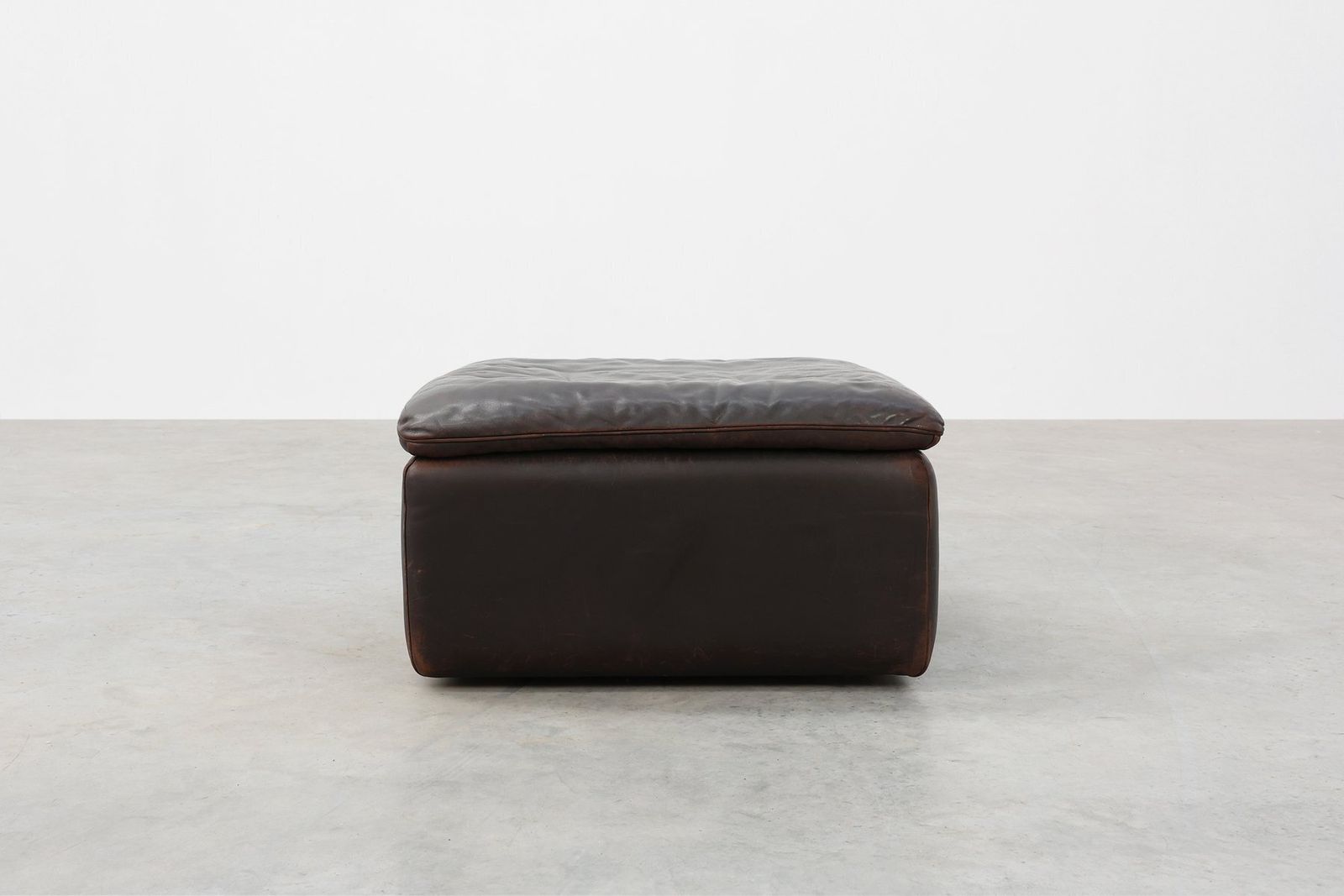 Mid Century Modern Ds‑11 Ottoman In Brown Leather From De Sede, Switzerland, 1960s photo Furniture