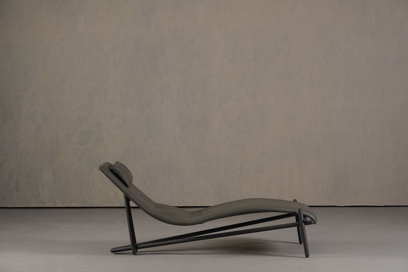 Donovan Grey Leather Chaiselongue By Giuseppe Vigano For Cattelan , Italy 2000’s photo for sale