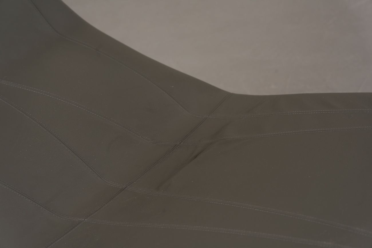 photo furniture Donovan Grey Leather Chaiselongue By Giuseppe Vigano For Cattelan , Italy 2000’s