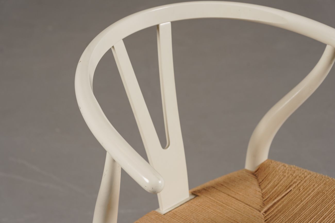 photo vinterior Hans J Wegner ” Ch 24” Chair For Carl Hansen & Son Denmark 1960’s