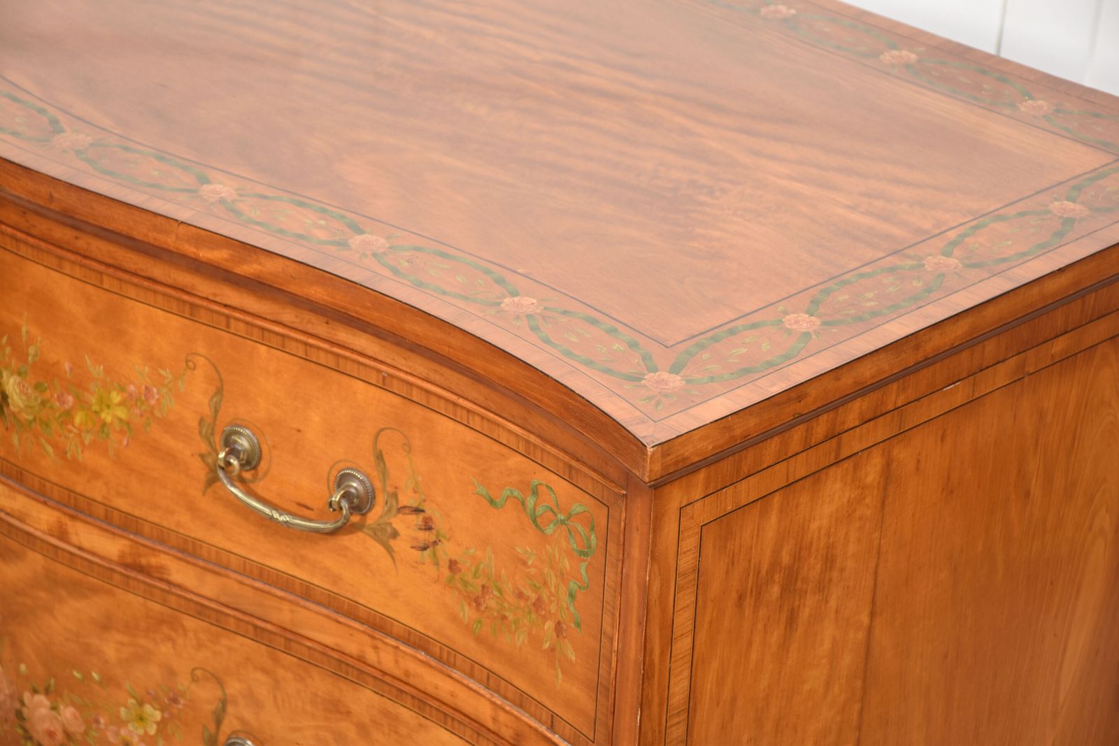 Sheraton Revival Satinwood Serpentine Chest Of Drawers photo 4410.0