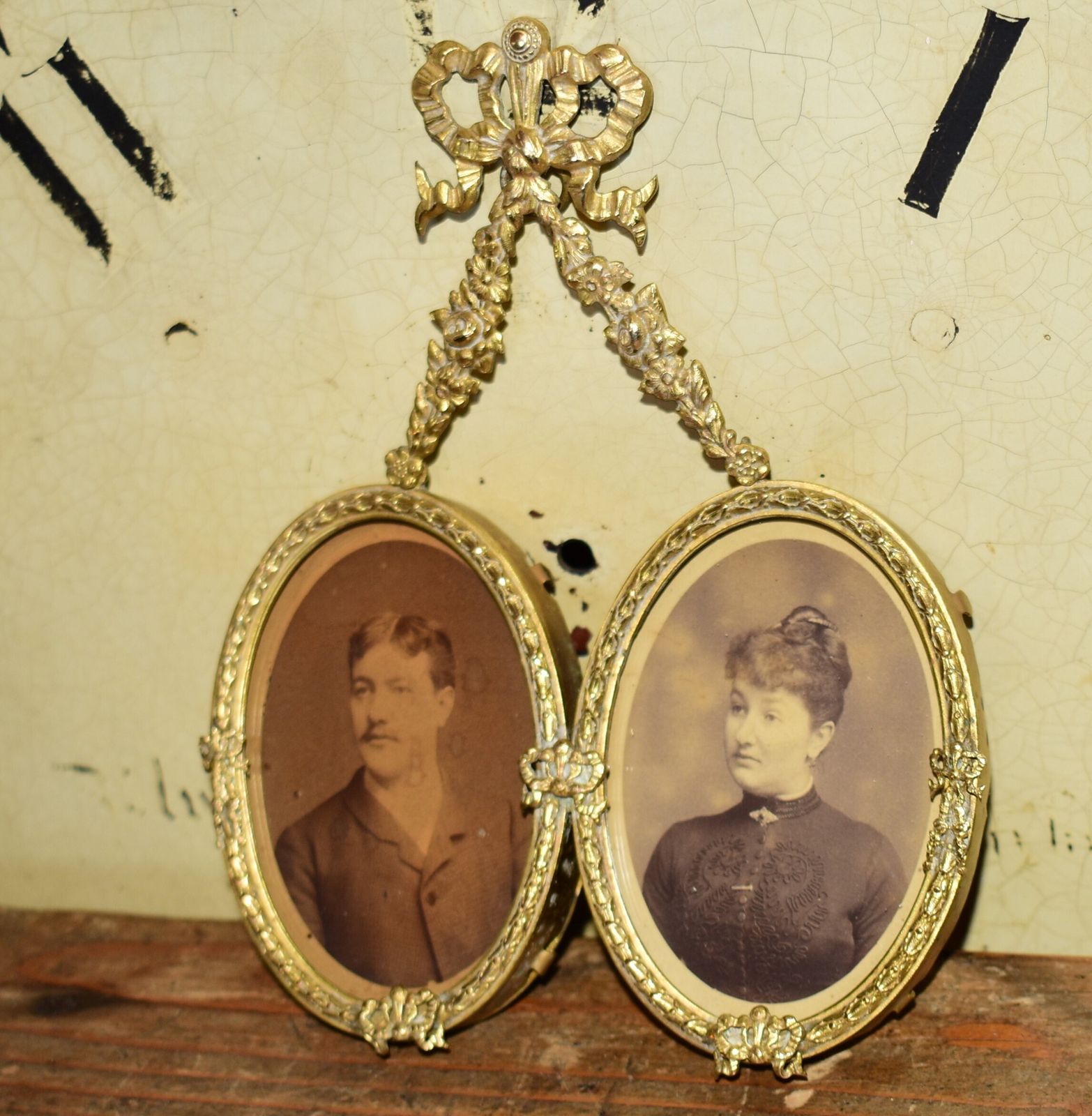 Antique French Brass Double Marriage Portrait Frame By Albert Bouchet, C. 1885 photo vinterior