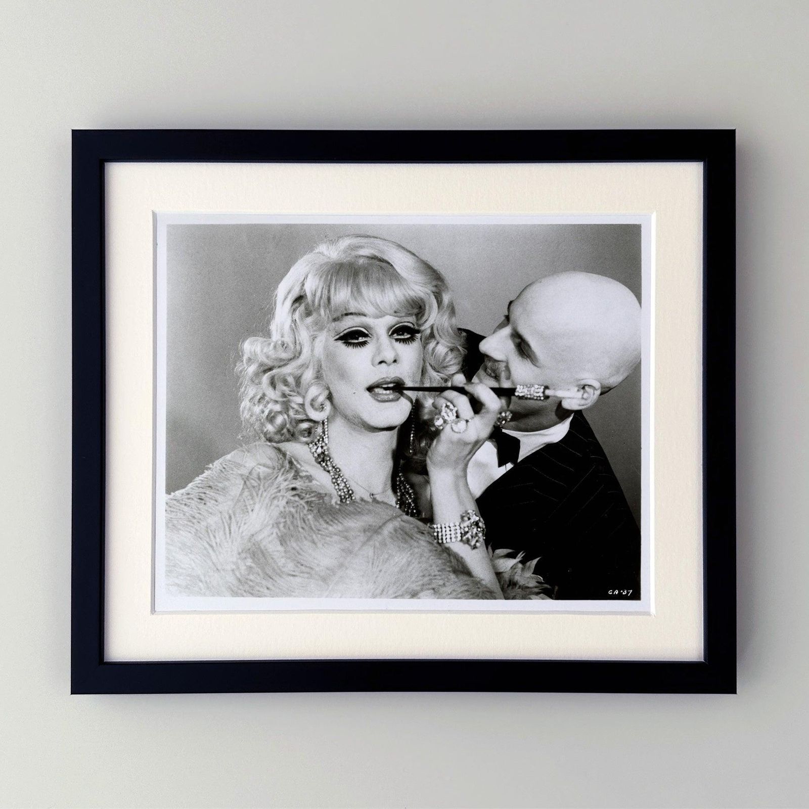 Photographie de presse du film Cabaret (1972), encadrée photo furniture