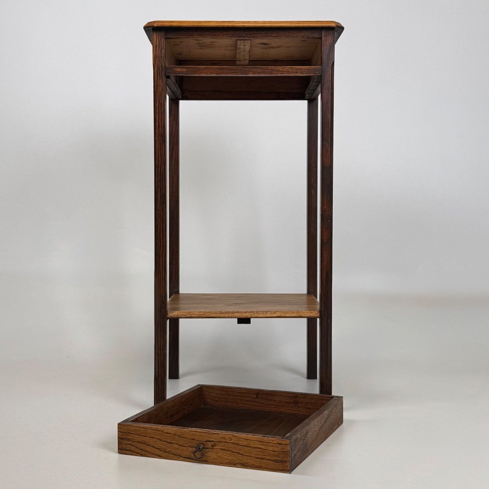 photo for sale Antique 20th Century Small Edwardian Side Table In Oak ( Af 5526 )