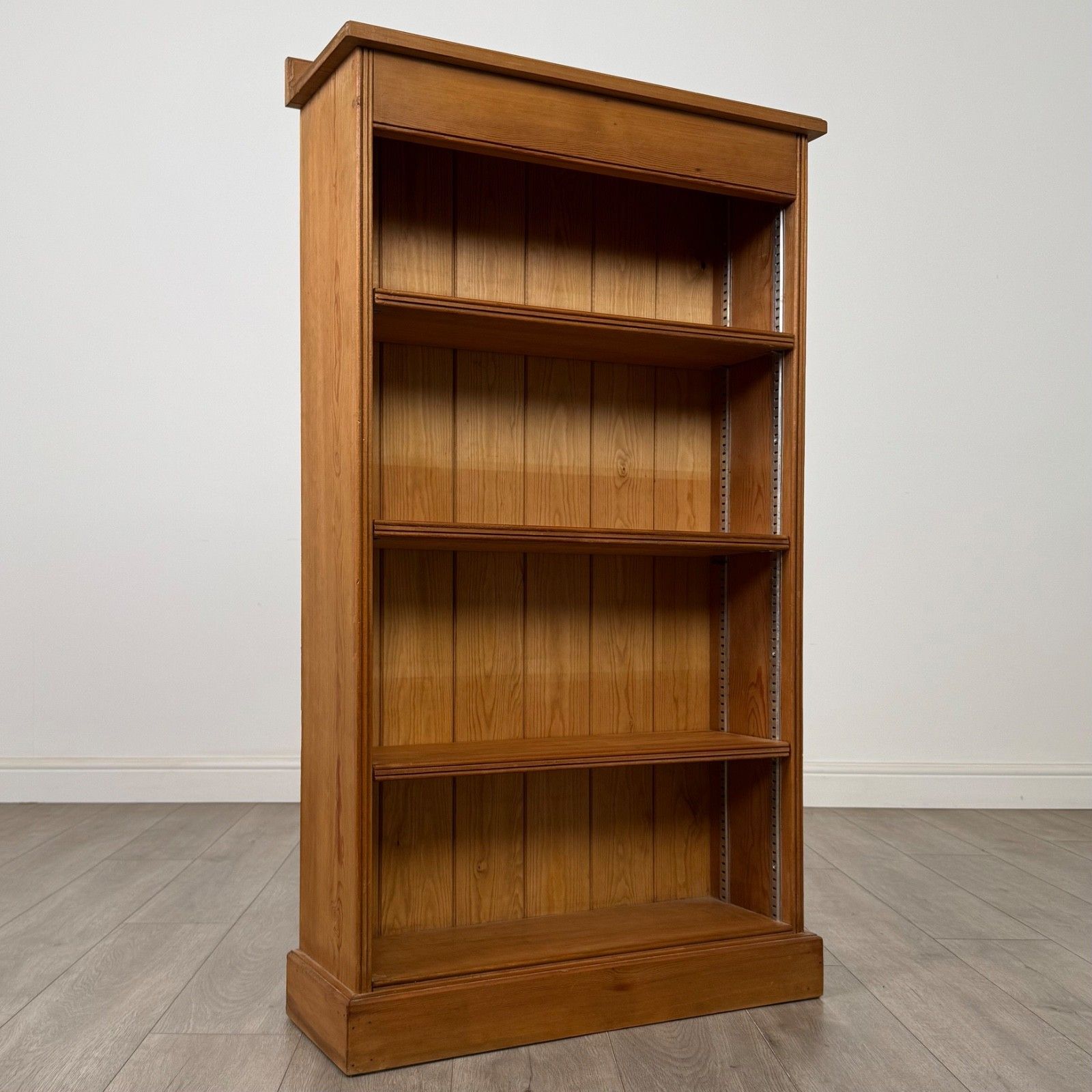photo furniture Vintage 20th Century Good Quality Open Bookcase In Pine ( Af 5492 )