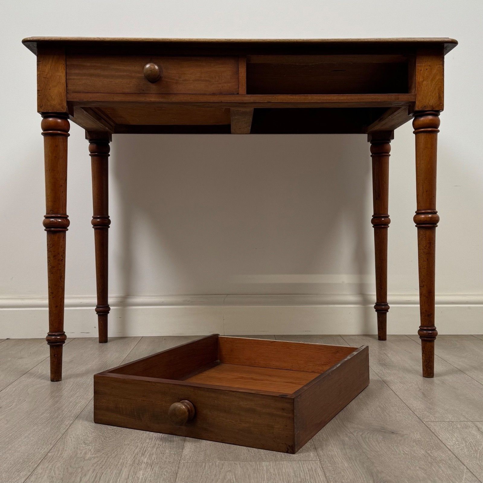 photo for sale Antique 19th Century Victorian Writing Table In Mahogany ( Af 5522 )