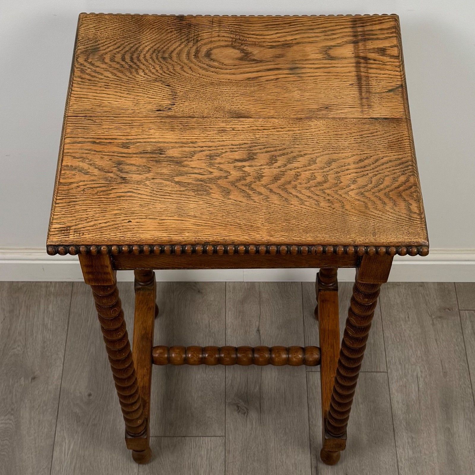 photo furniture Antique 20th Century Bobbin Turned Side Table In Oak ( Af 5518 )