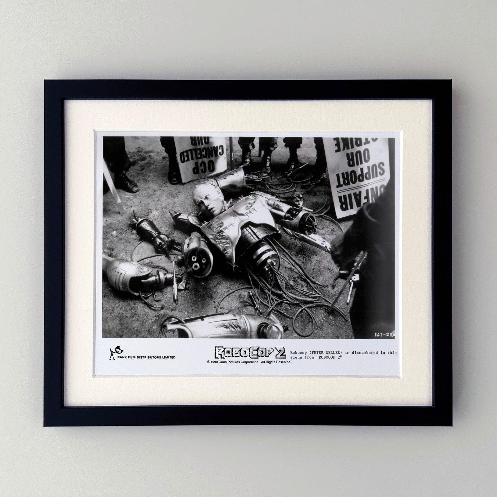 Photo de presse originale Robocop 2, 1990, encadrée photo furniture