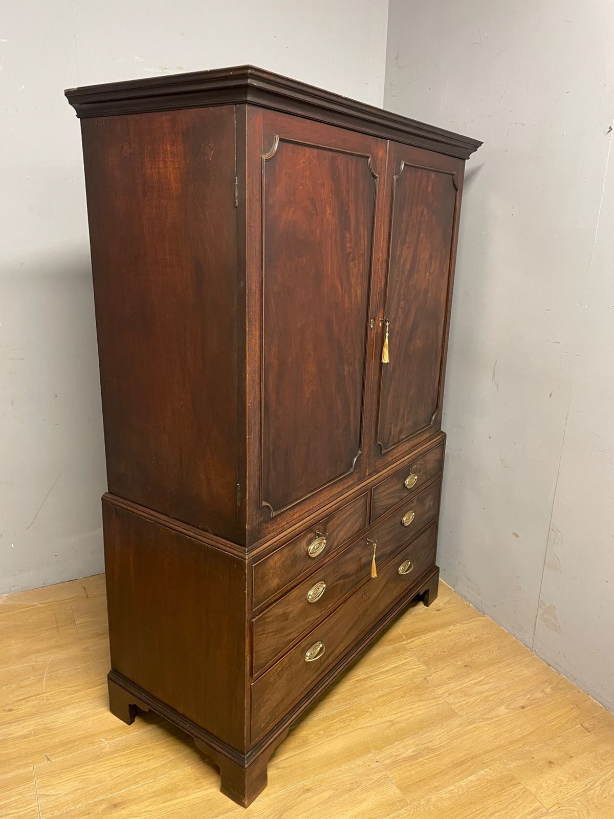photo furniture Georgian Flame Mahogany Linen Press Of Small Proportions