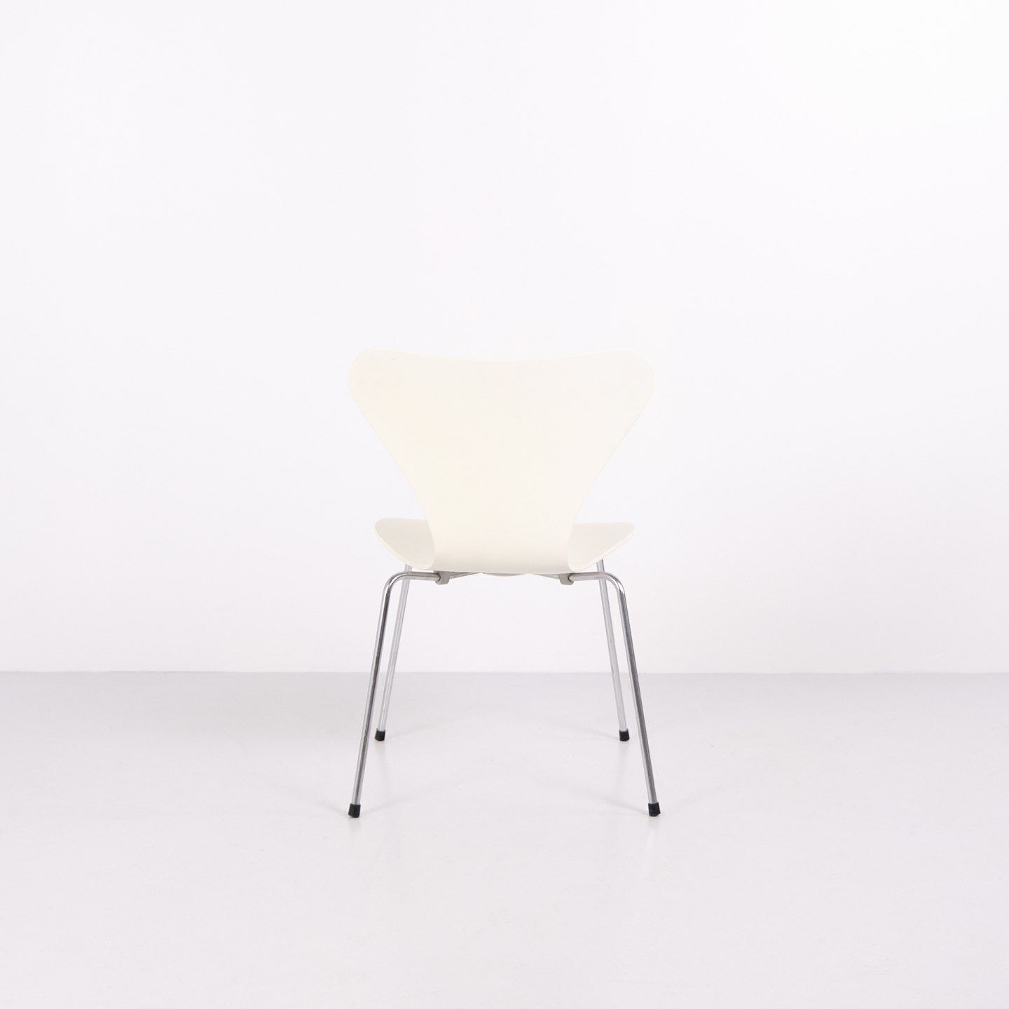 Set Of 6 Series 7 Chairs Model 3107 In White Lacquered Veneer With Chrome Frame By Arne Jacobsen For Fritz Hansen photo 1990.0