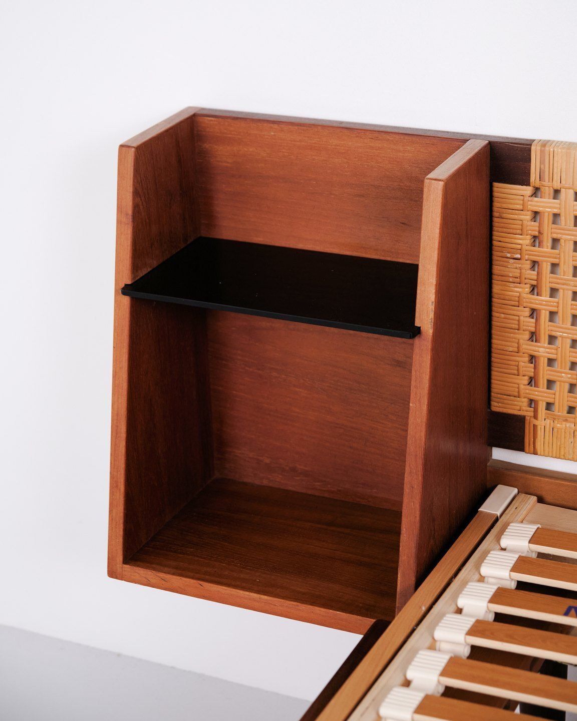 Hans J. Wegner Double Bed Model Ge 701 In Teak With Cane Weaving For Getama, 1950s photo vinterior