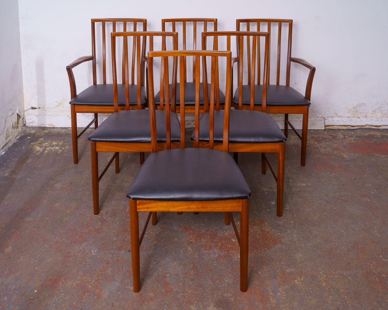photo vinterior 6 McIntosh Mid Century Teak Dining Chairs, Including 2 Carvers