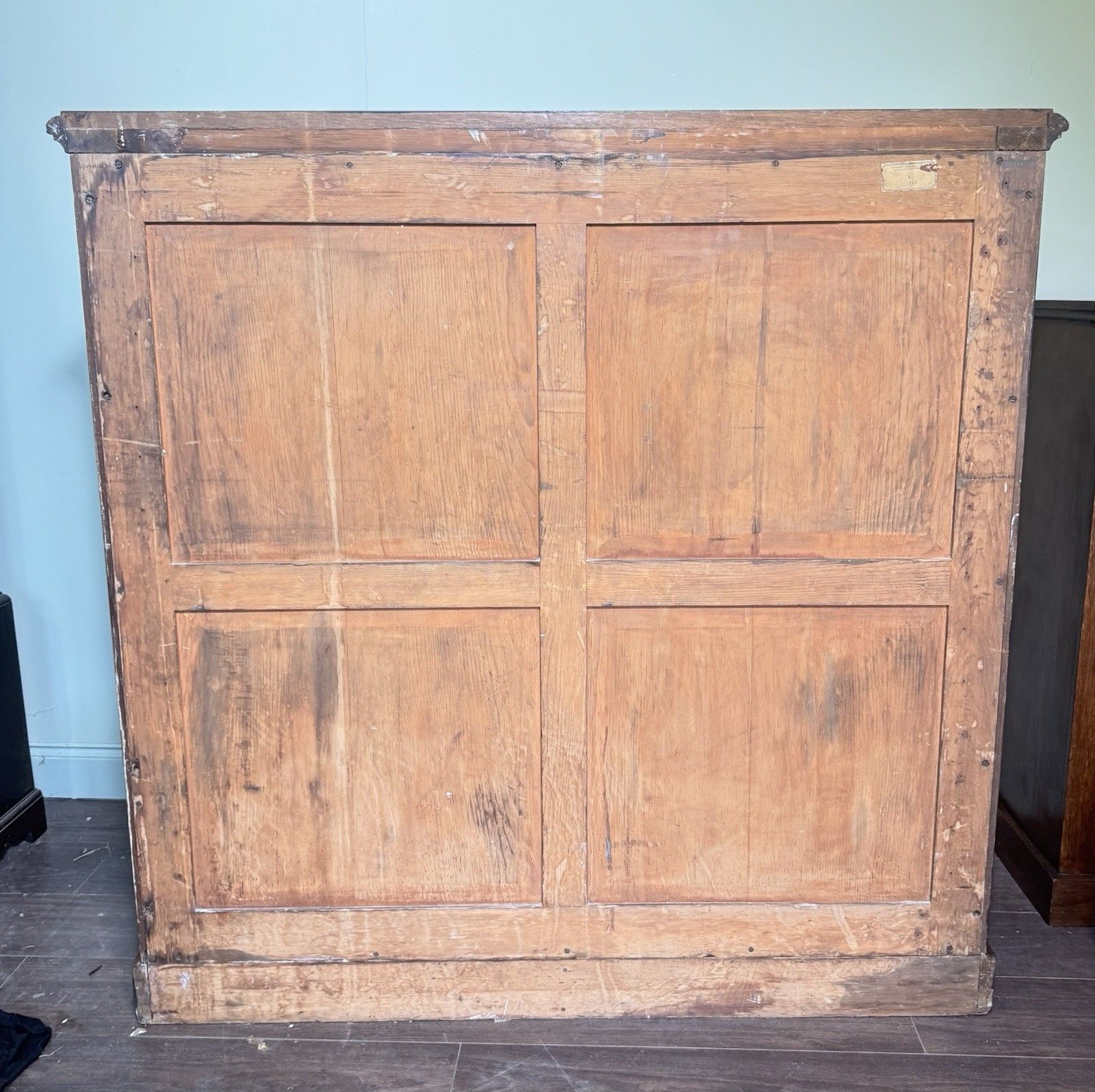 photo vinterior Victorian Mahogany Linen Press