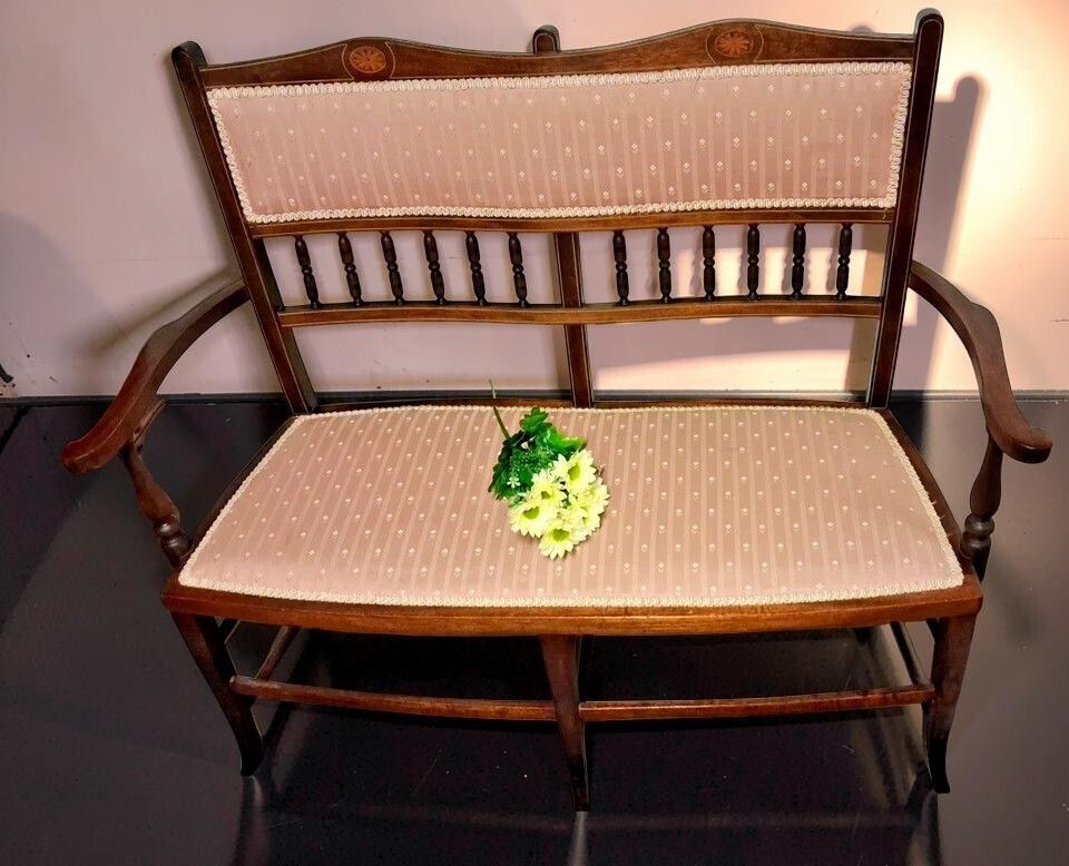 photo furniture Antique Edwardian Salon Suite Sofa And Pair Of Chairs