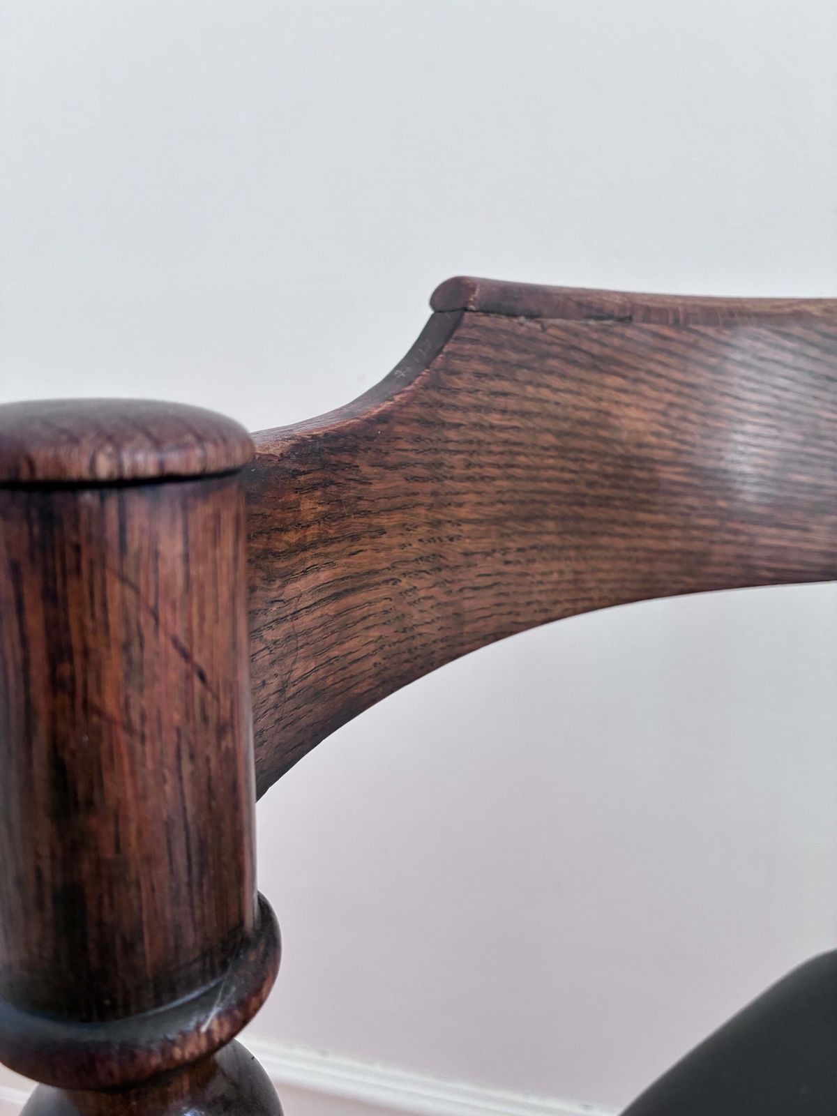 photo vinterior Antique Edwardian Bobbin Corner Chair, English 1900