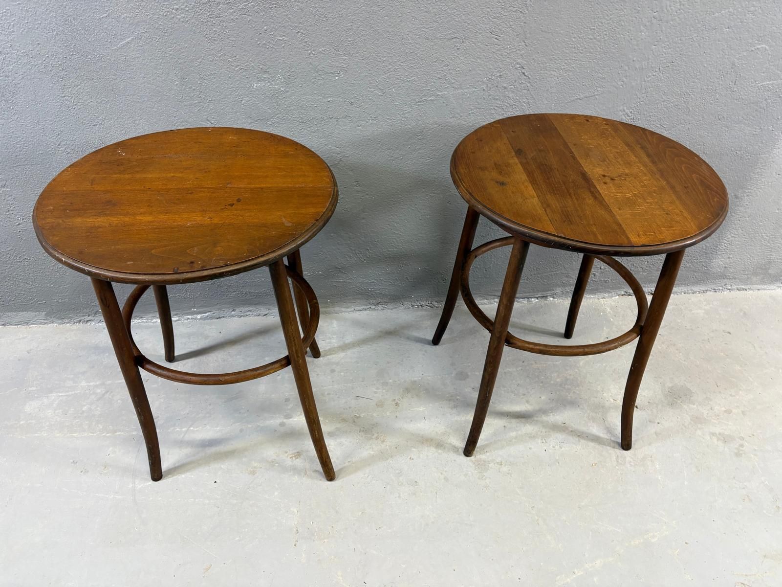 Vintage Gebogen Houten Bijzettafels In Thonet Stijl – Set Van 2 photo furniture