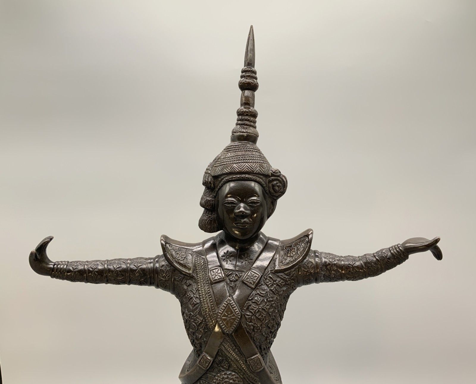 photo furniture Large Bronze Sculpture Court Dancer Statue From The Applied Arts School Bien Hoa