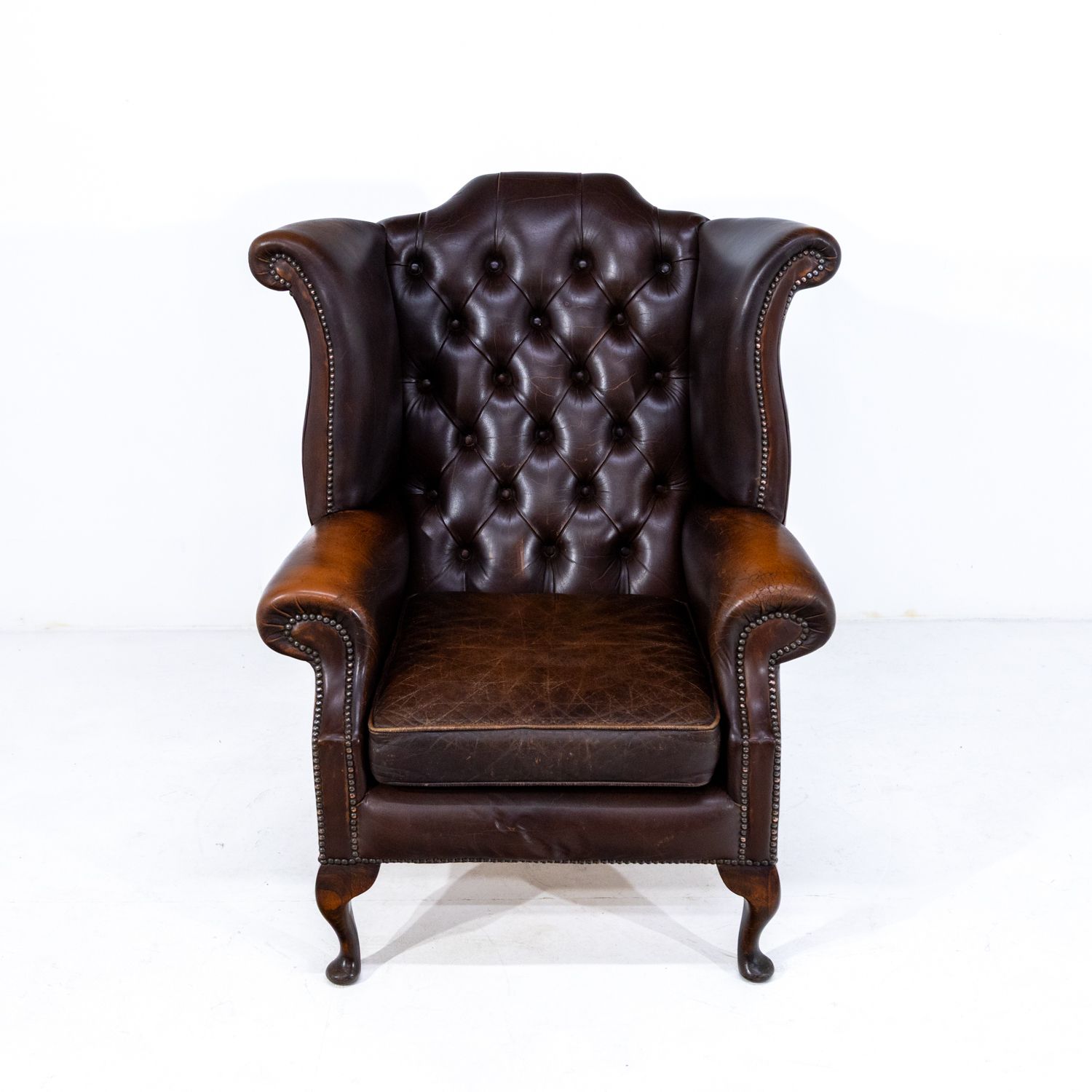 photo furniture Brown Leather Queen Anne Chair Rwi 9957