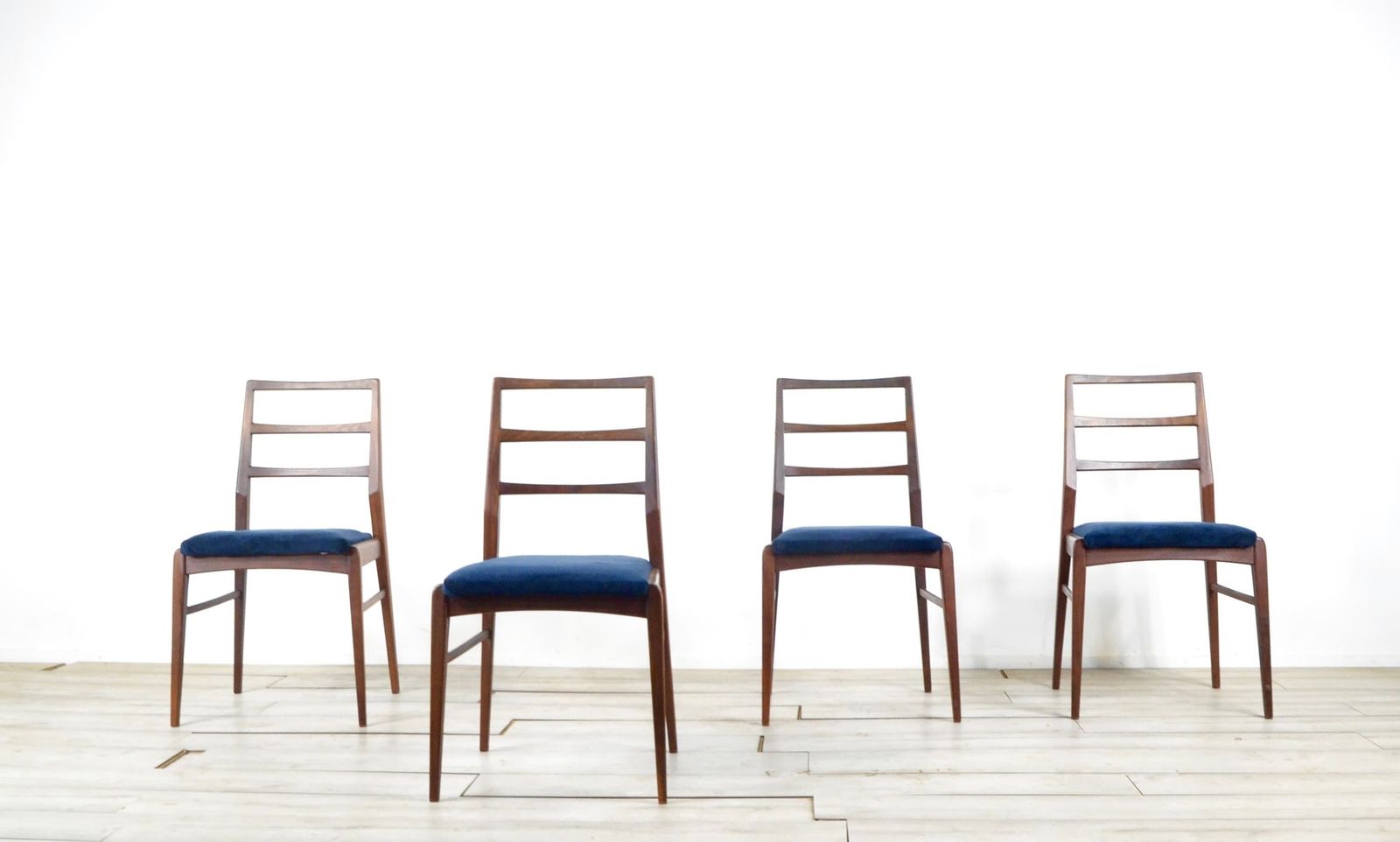 Stunning Set Of 4 Vintage Richard Hornby For Heals Fyne Ladye Afromosia Chairs. Danish / Modern / Mid Century Style.