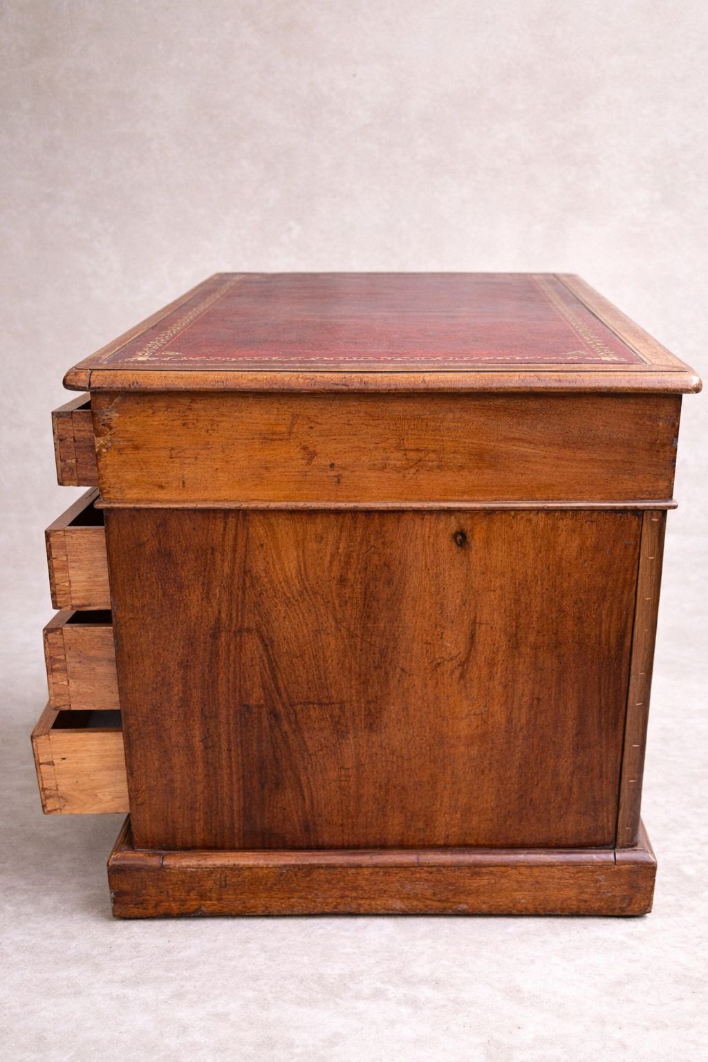 Late Victorian Mahogany Pedestal Desk With Original Leather Top photo vinterior