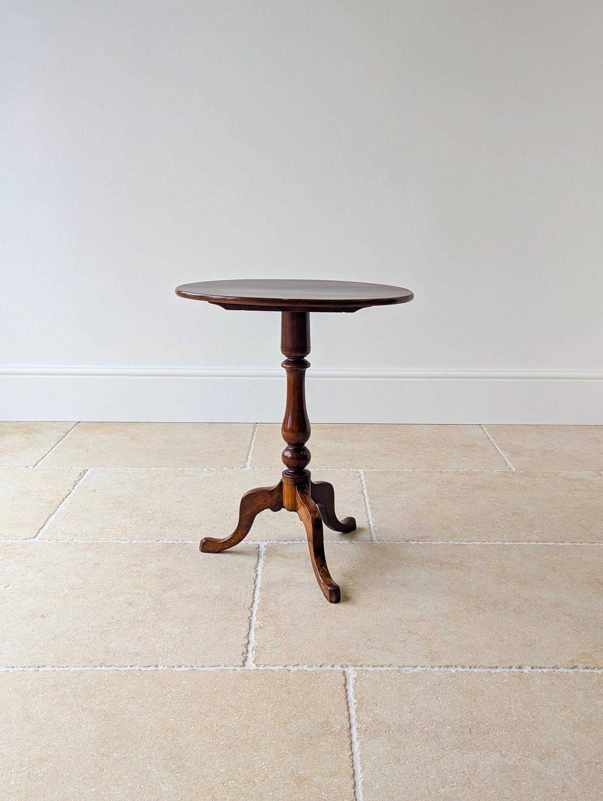 Antique Georgian Mahogany Oval Tilt Top Tripod Wine Table C.1820 photo 575.0