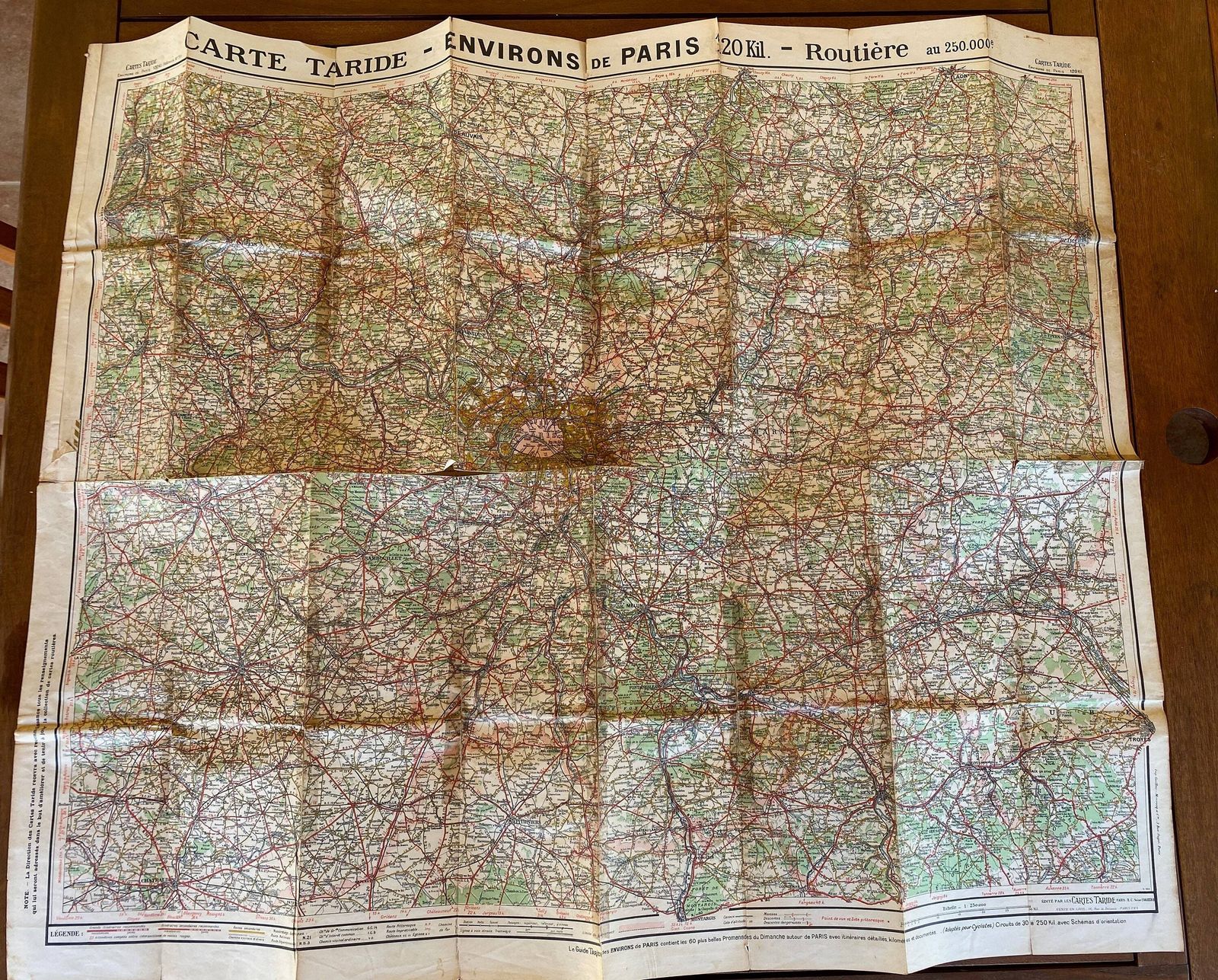 Carte routière vintage de Paris : plan des rues de Paris
