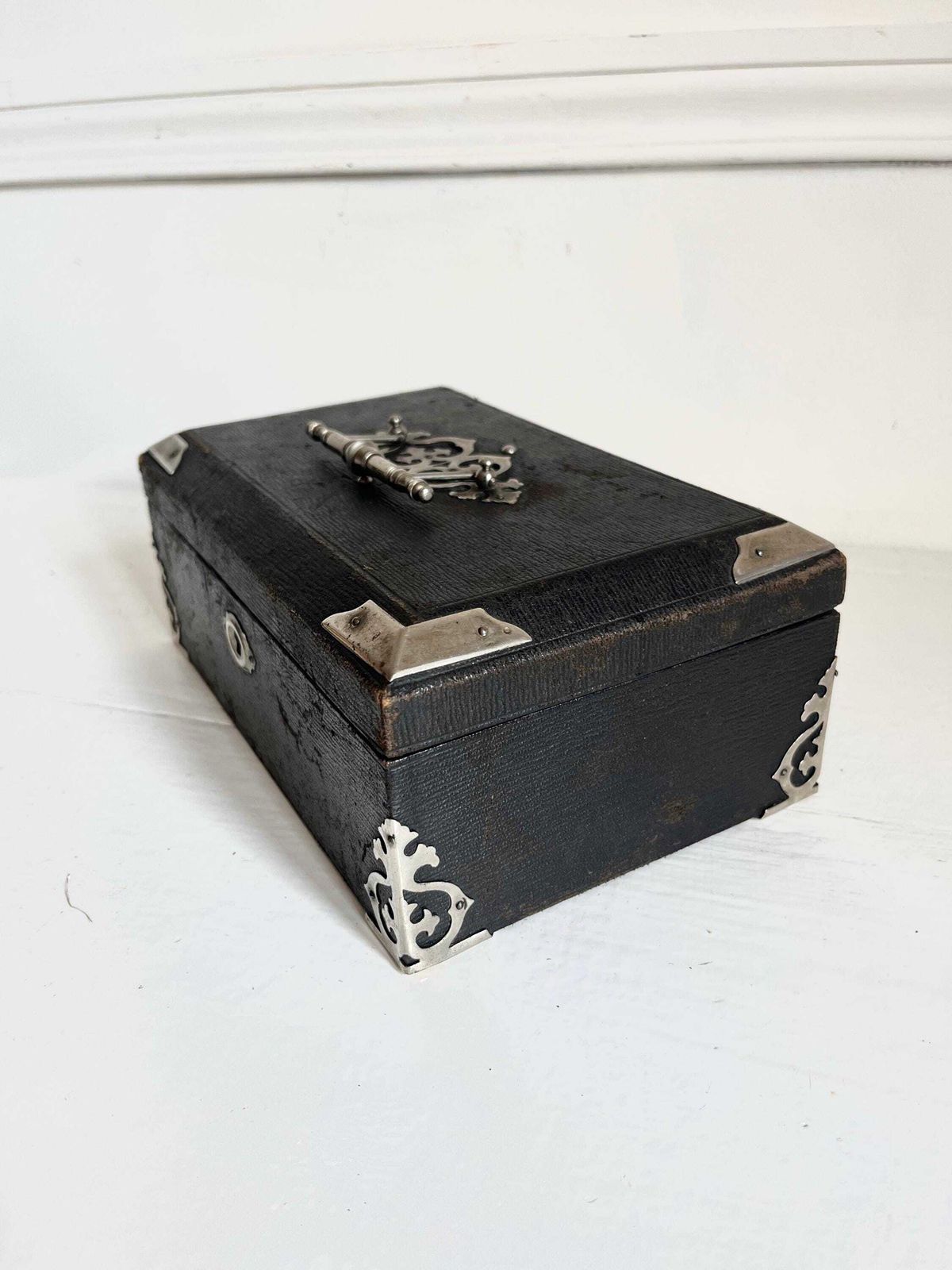 Boîte à bijoux d'époque française, soie capitonnée, ère victorienne photo buy