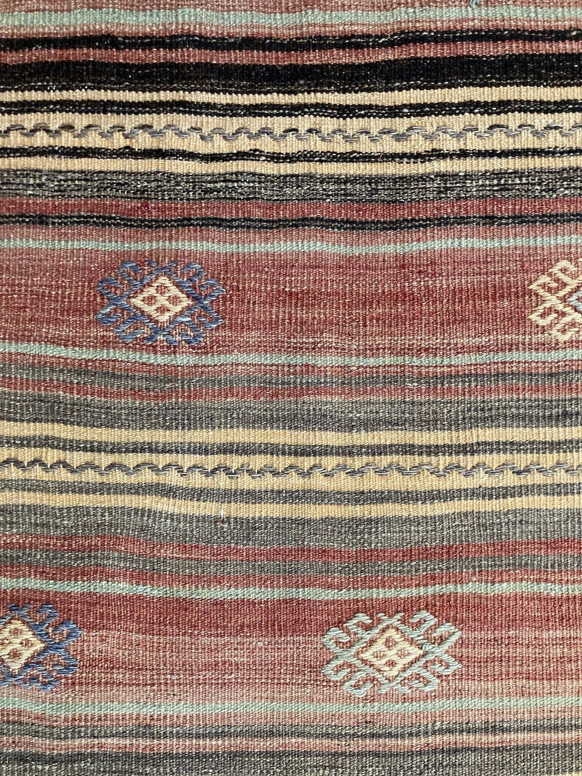photo furniture Vintage Anatolian Kilim 1.90m X 1.53m
